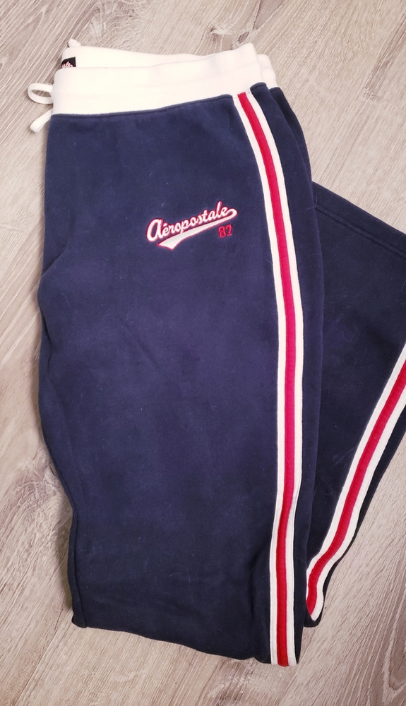 Aeropastle Sweats